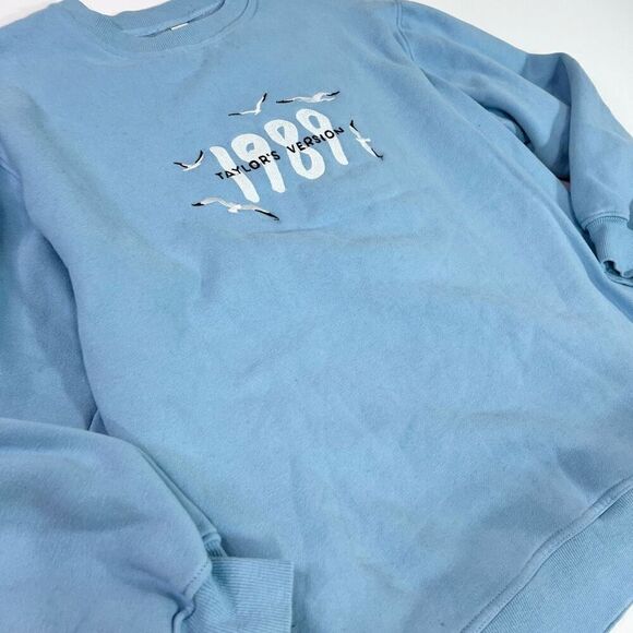 1989 Taylor's Version Embroidered Sweatshirt Womens 2XL Blue Pullover Crew Neck - Picture 2 of 10